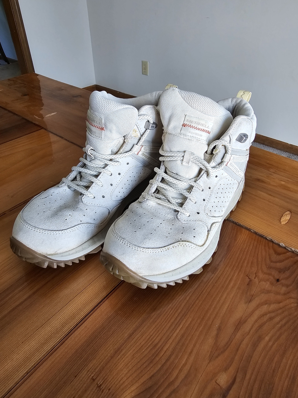 Women's Merrell Hiking Boots In Off-White